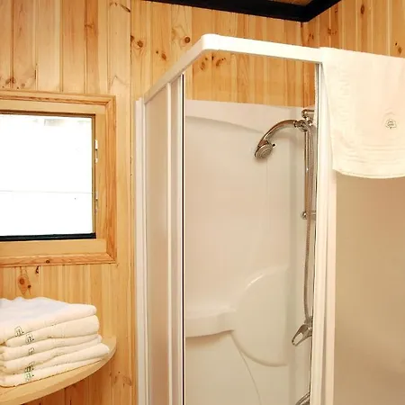 加文露营酒店 3* Gavín